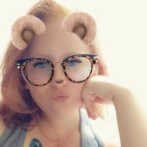 Meet your Posher, Courtney